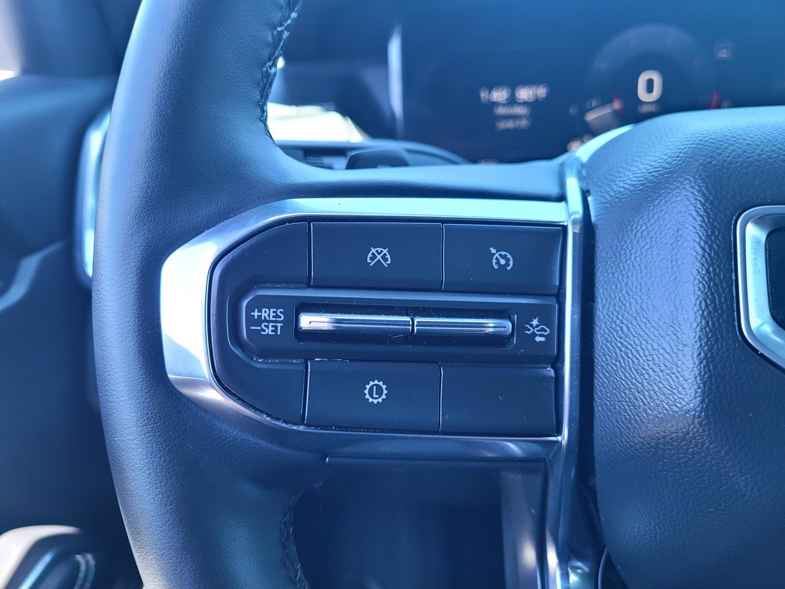 Used 2025 GMC Acadia Elevation FWD image 24
