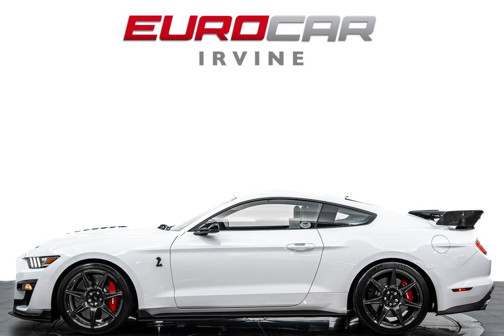 Used 2021 Ford Mustang Shelby GT500 w/ Carbon Fiber Track Pack RWD image 2