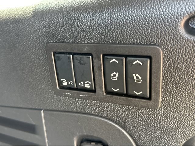 Used 2020 GMC Yukon XL Denali RWD image 32
