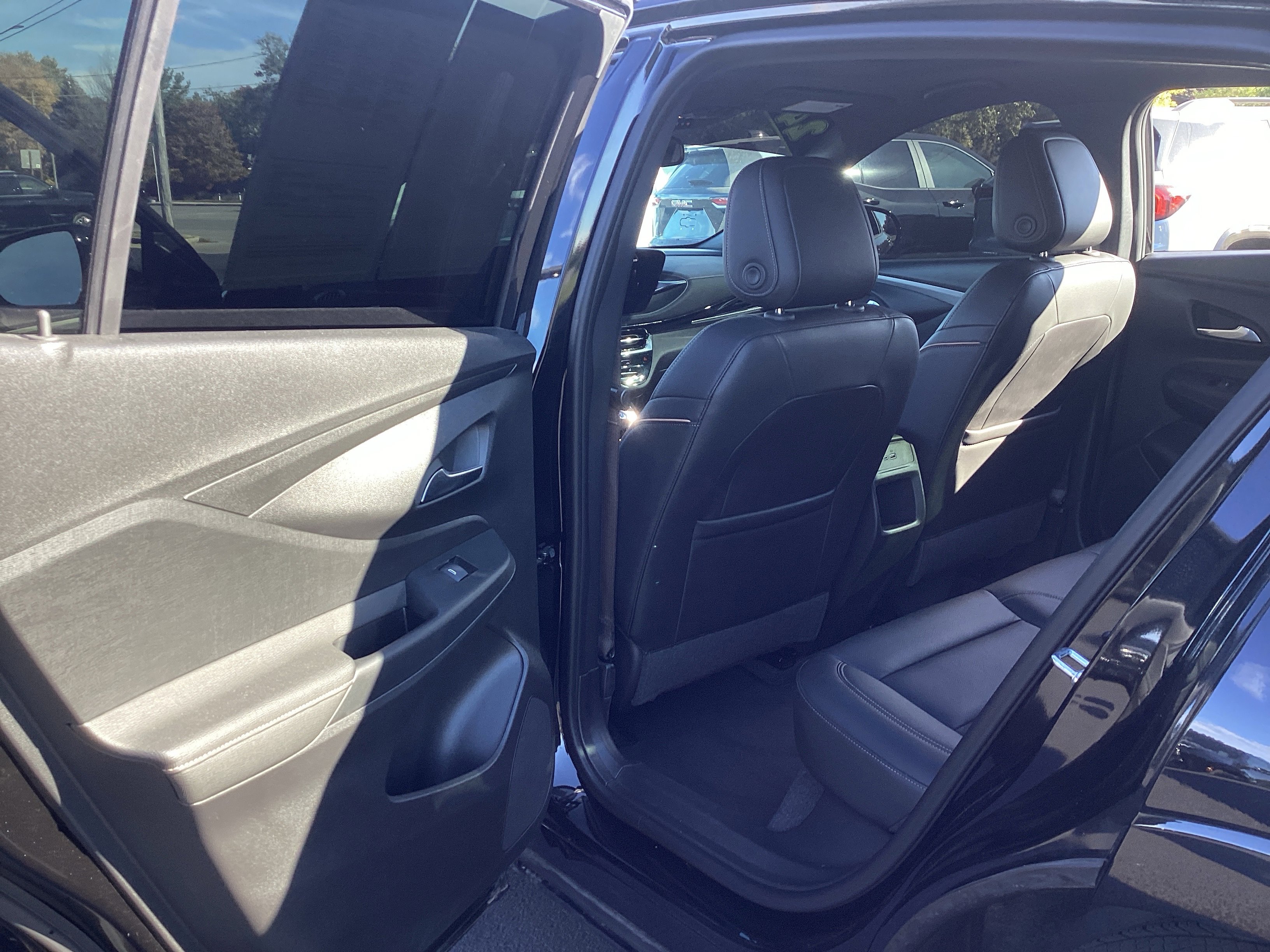 Used 2024 Buick Envista Avenir image 39