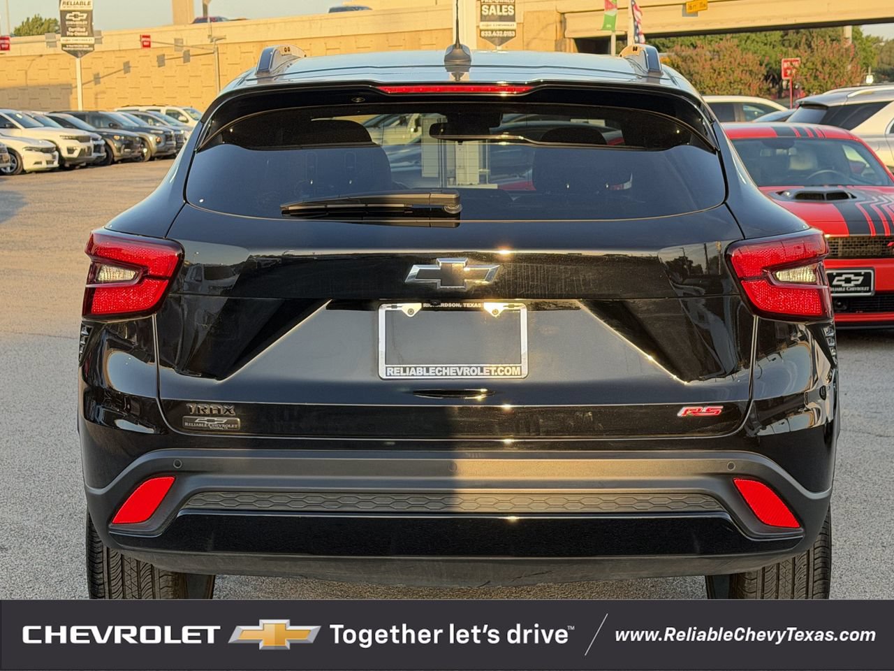 Used 2025 Chevrolet Trax RS w/ Sunroof Package FWD image 7