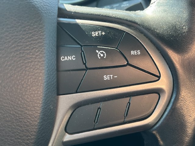 Used 2021 Jeep Cherokee Latitude Plus AWD/4WD image 26