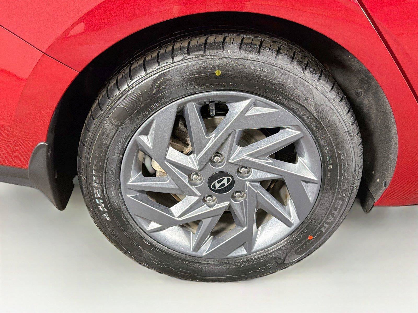 Used 2024 Hyundai Elantra SEL FWD image 33