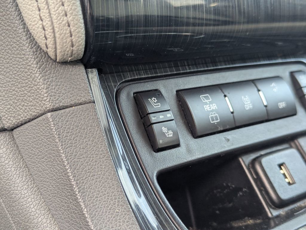 Used 2016 Chevrolet Traverse LTZ image 17