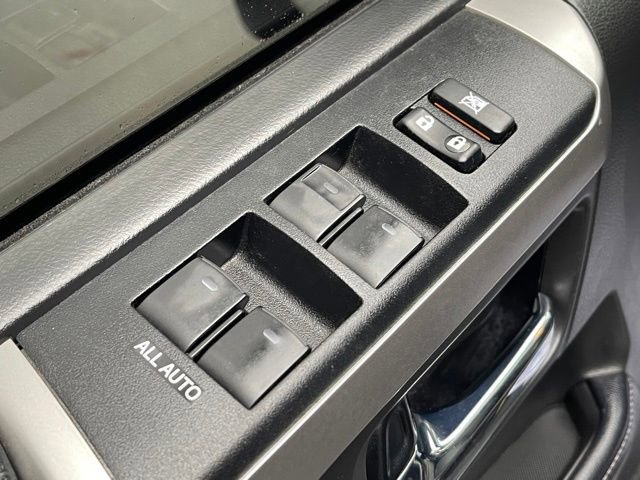 Used 2018 Toyota 4Runner SR5 Premium image 17