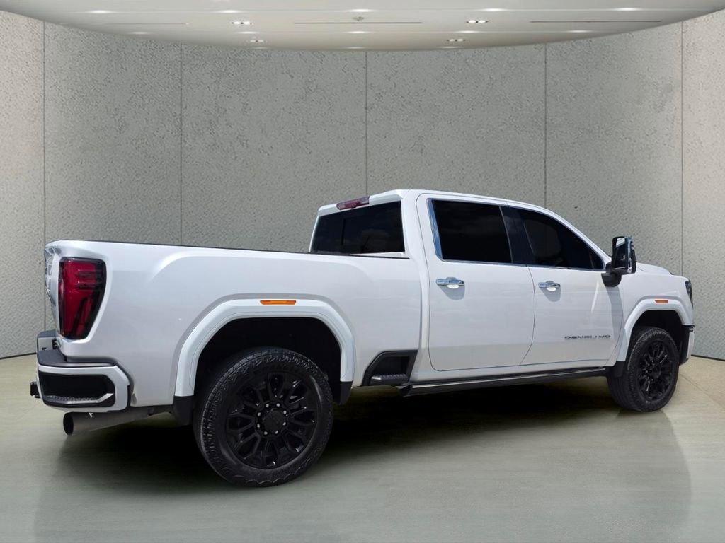 Used 2024 GMC Sierra 2500 Denali Ultimate AWD/4WD image 3