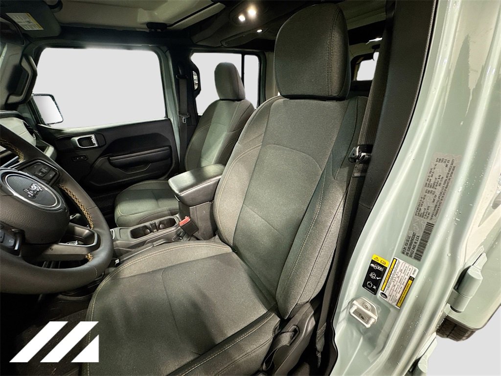 Used 2024 Jeep Wrangler Unlimited w/ Convenience Group image 21