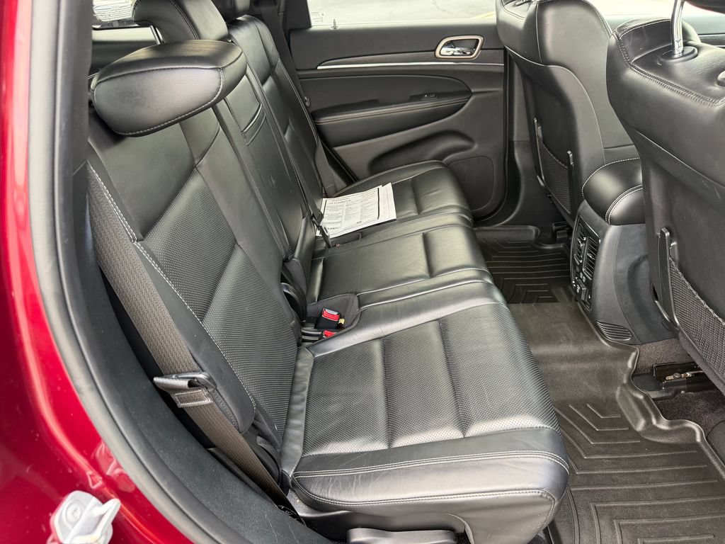 Used 2017 Jeep Grand Cherokee Limited w/ Luxury Group II AWD/4WD image 18