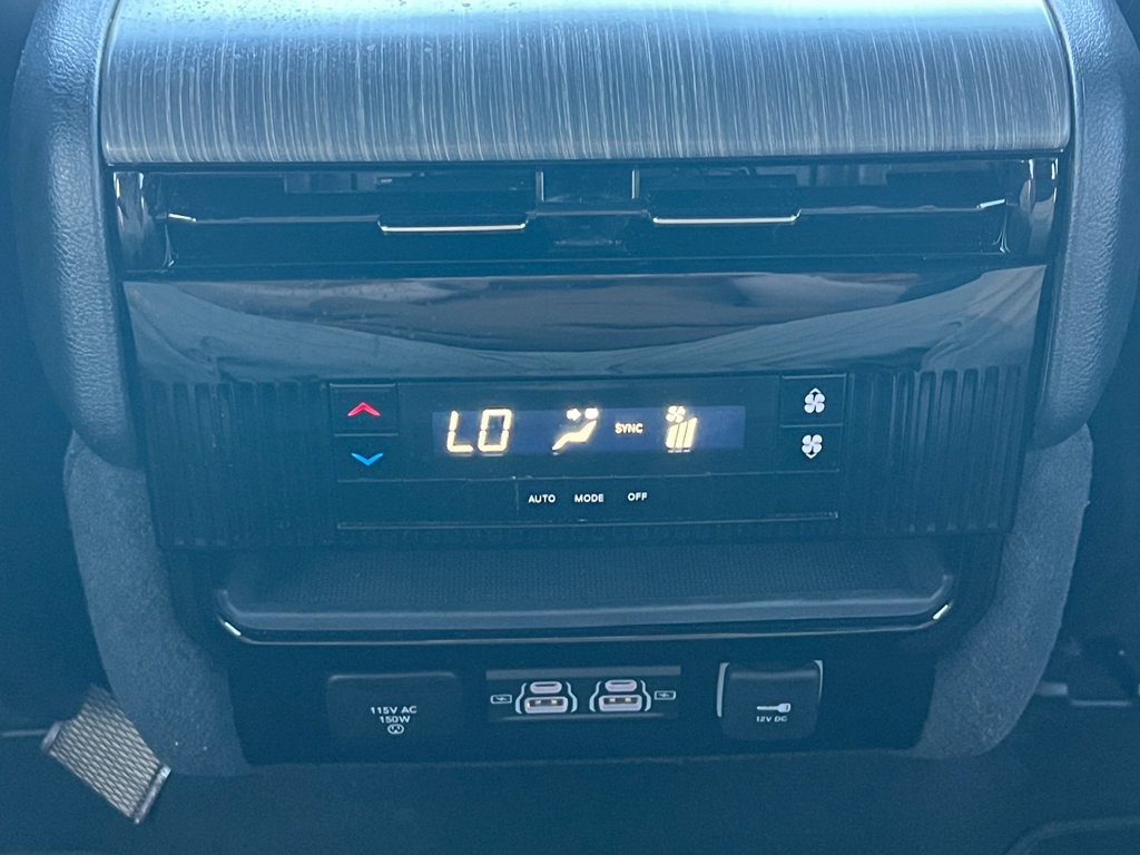 Used 2024 Jeep Wagoneer L Series II w/ Flexible Seating Group image 20