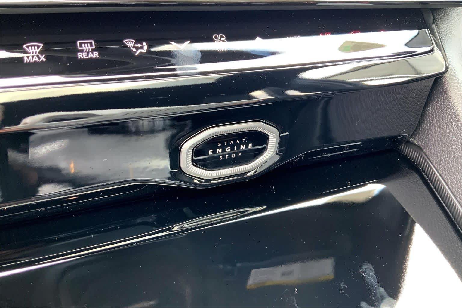 New 2026 Jeep Grand Cherokee Altitude AWD/4WD image 16