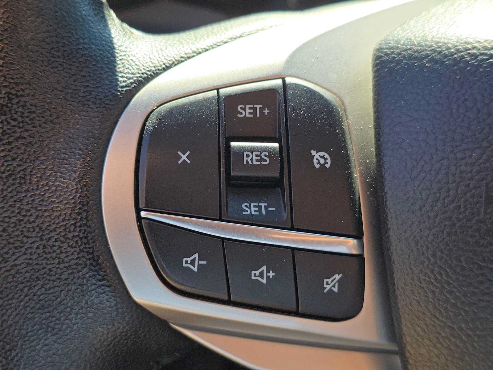 Used 2023 Ford Explorer XLT RWD image 29