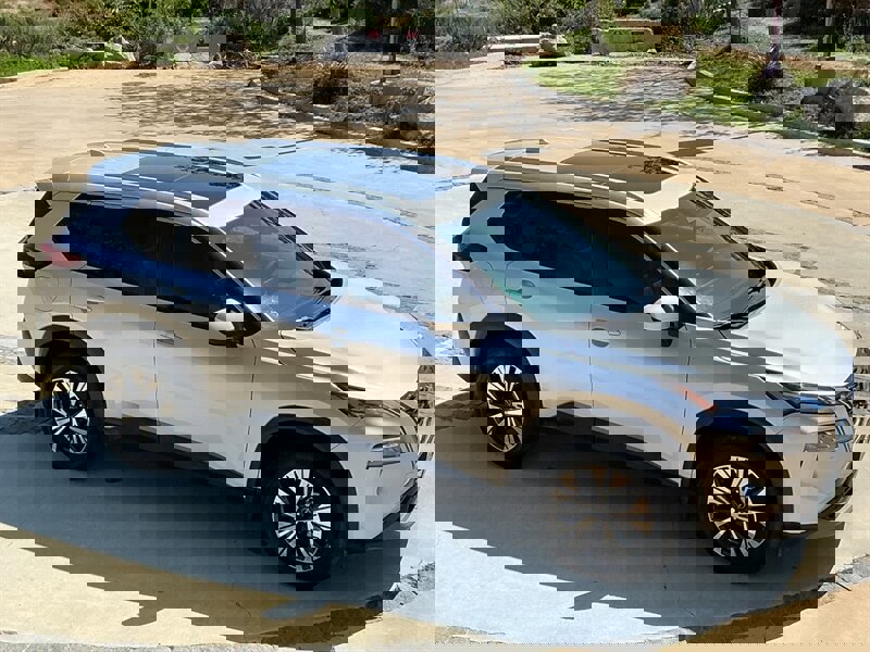 Used 2023 Nissan Rogue SV w/ SV Premium B Package image 18