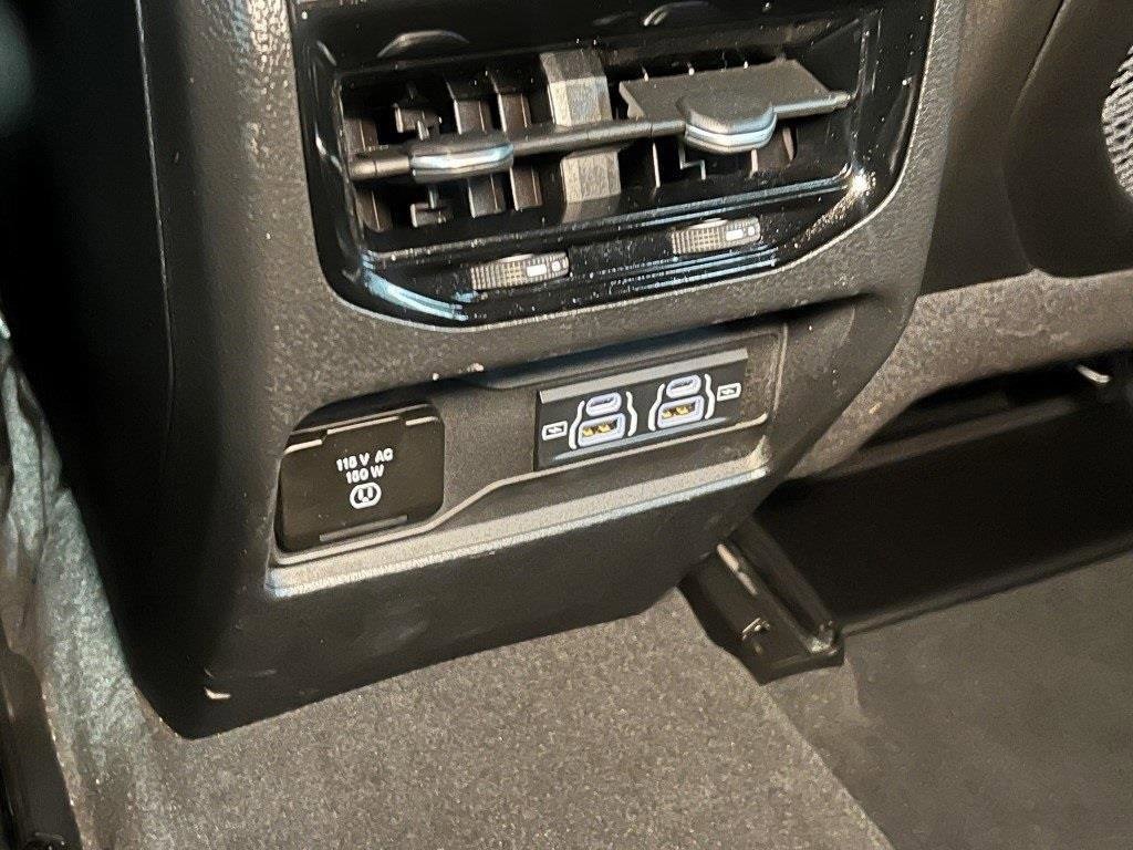 Used 2023 Jeep Grand Cherokee Altitude image 18