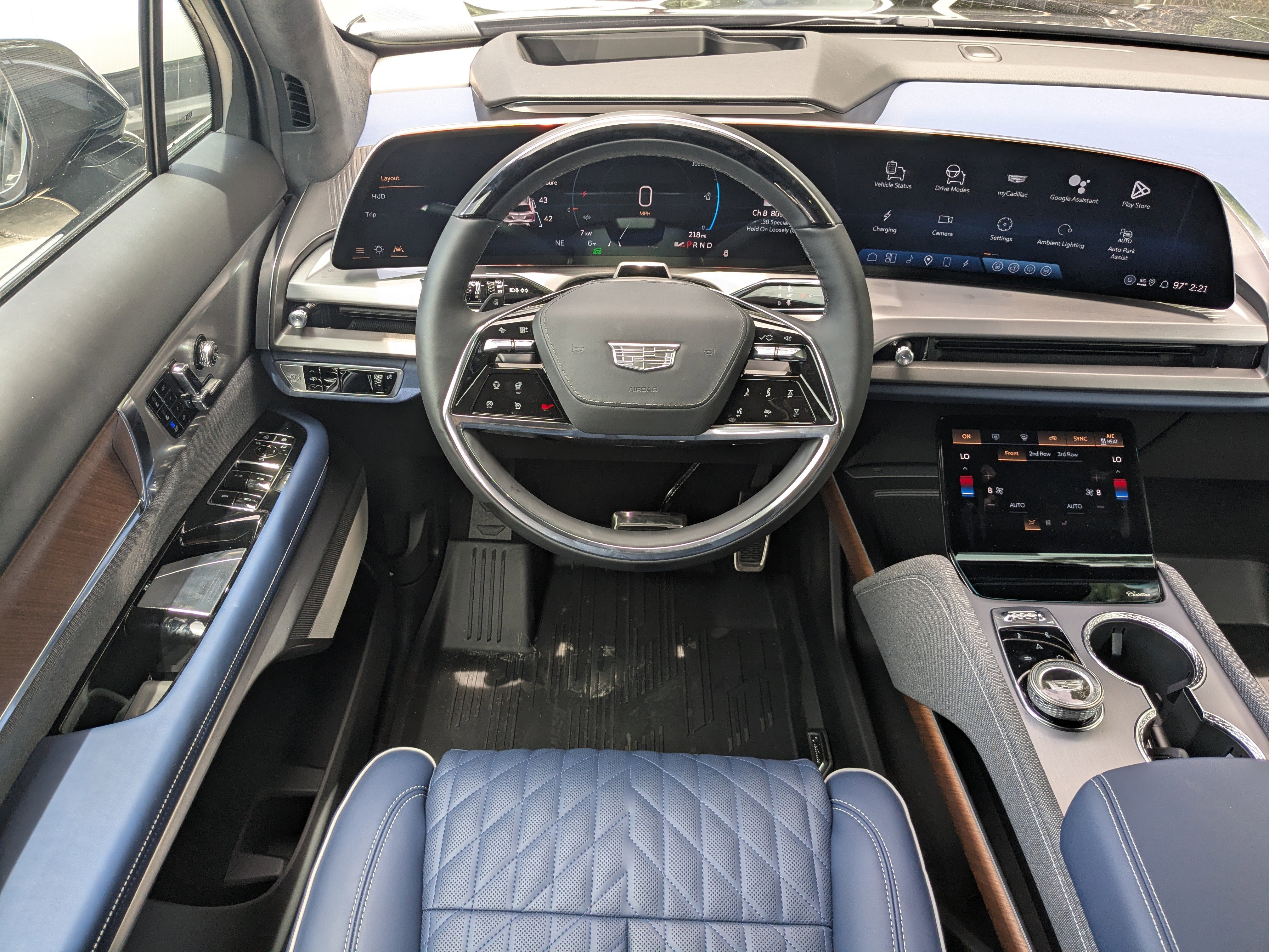 New 2026 Cadillac Vistiq Premium Luxury w/ LPO, Floor Liner Package image 4