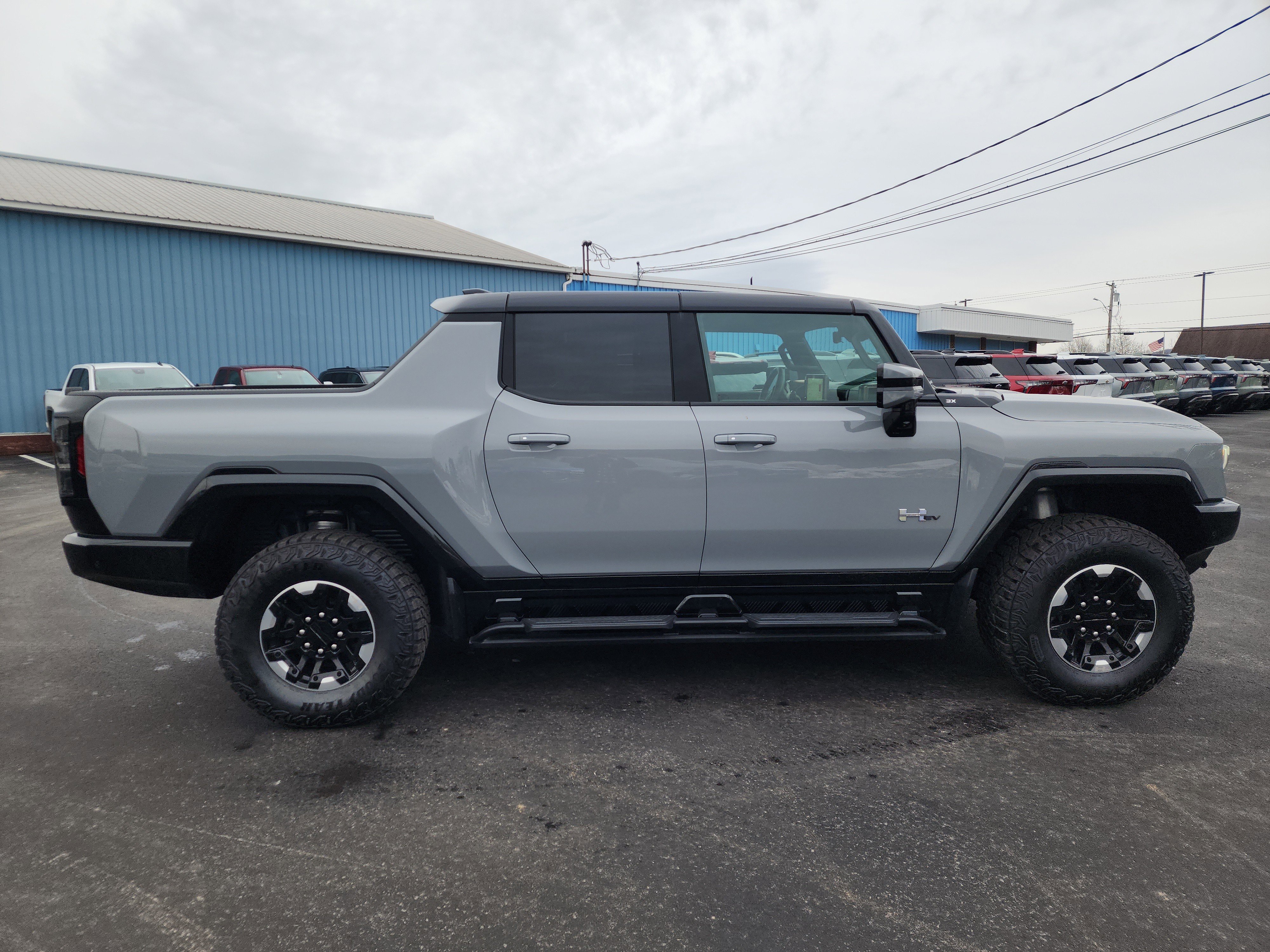 Used 2025 GMC Hummer EV 3X w/ Extreme Off-Road Package image 9