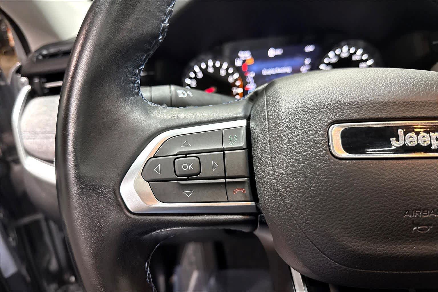 Used 2022 Jeep Compass Latitude w/ Sun and Sound Group AWD/4WD image 47