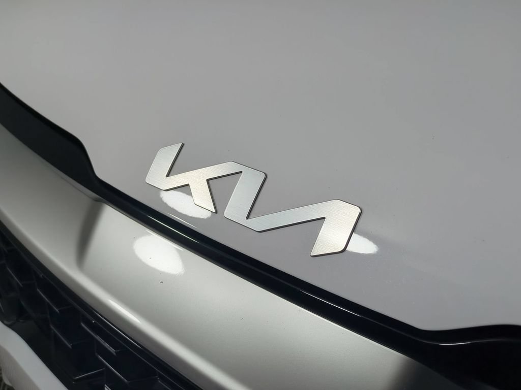 Used 2025 Kia Sportage EX FWD image 13
