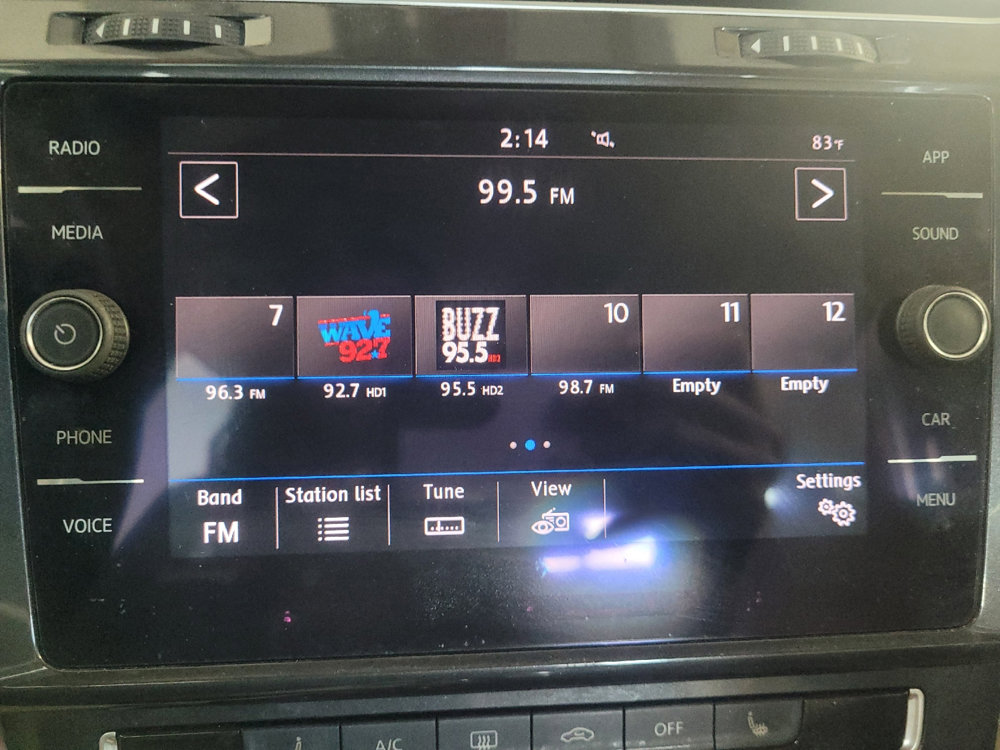 Used 2018 Volkswagen Golf SE image 25