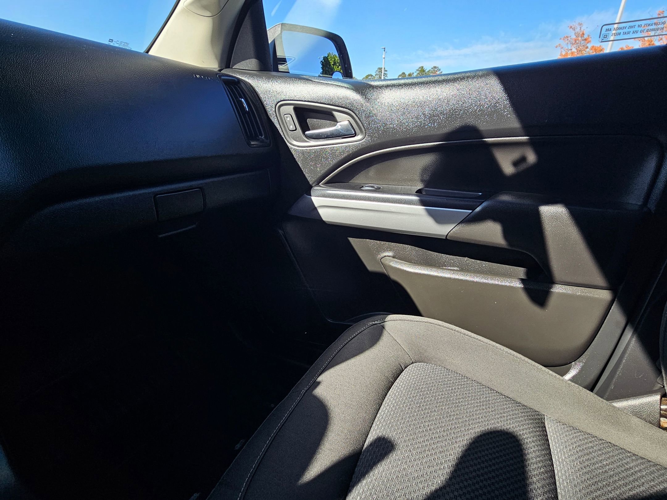 Used 2020 Chevrolet Colorado LT w/ Safety Package image 11