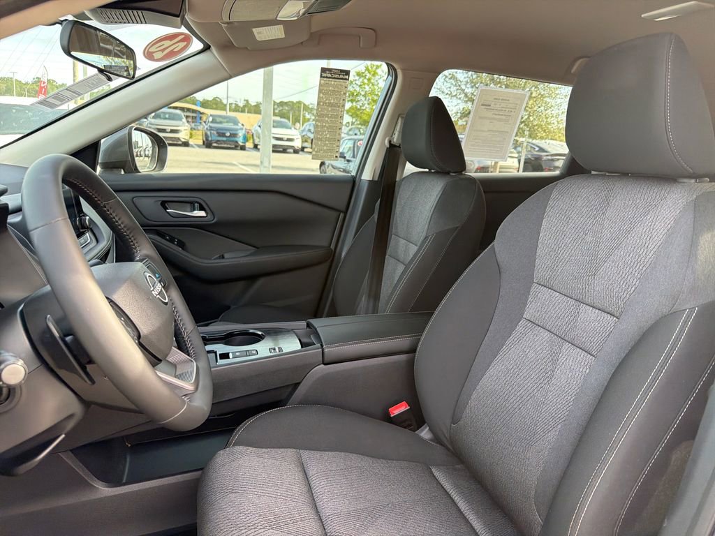 Certified 2026 Nissan Rogue SV FWD image 16