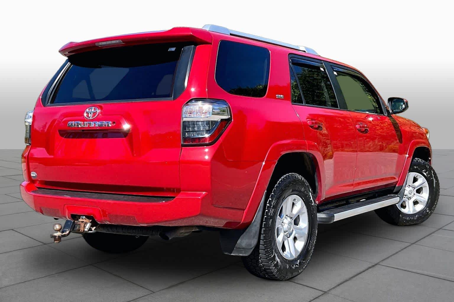 Used 2016 Toyota 4Runner SR5 AWD/4WD image 13
