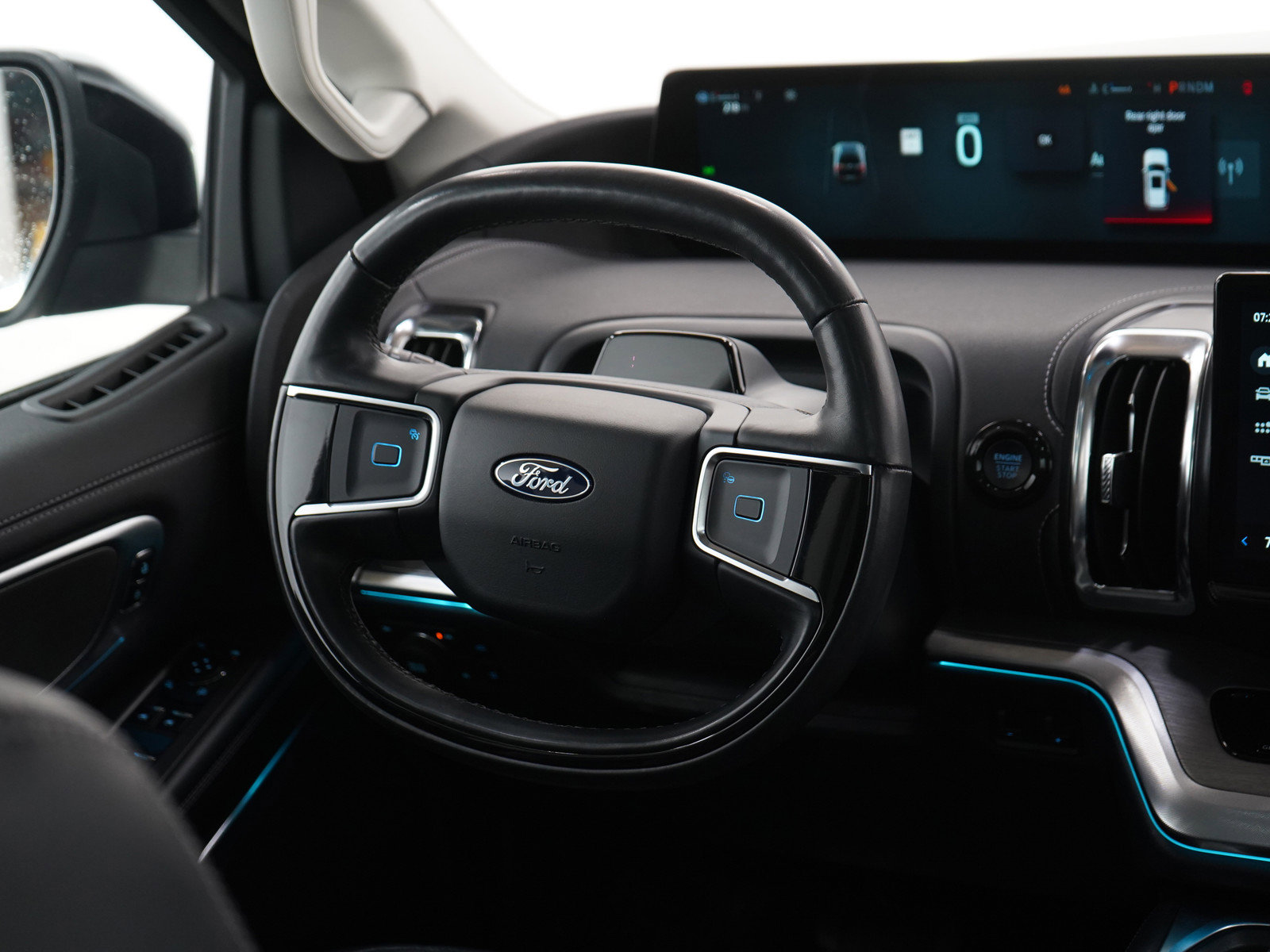 Used 2025 Ford Expedition Platinum image 15