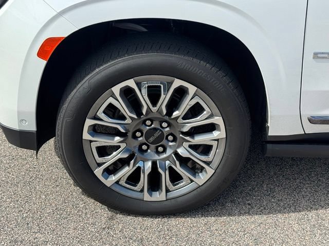 Used 2024 GMC Yukon Denali Ultimate AWD/4WD image 4