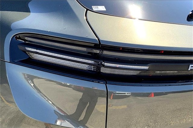 Used 2025 Porsche Macan 4 Electric image 19