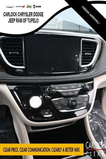 Used 2023 Chrysler Pacifica Limited FWD image 21