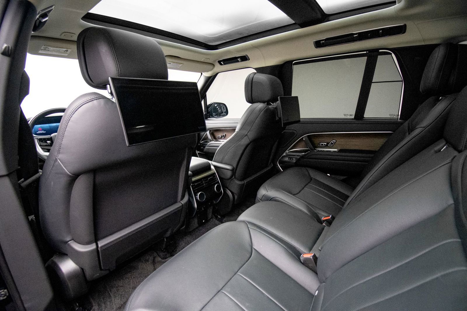 Used 2023 Land Rover Range Rover Autobiography image 21