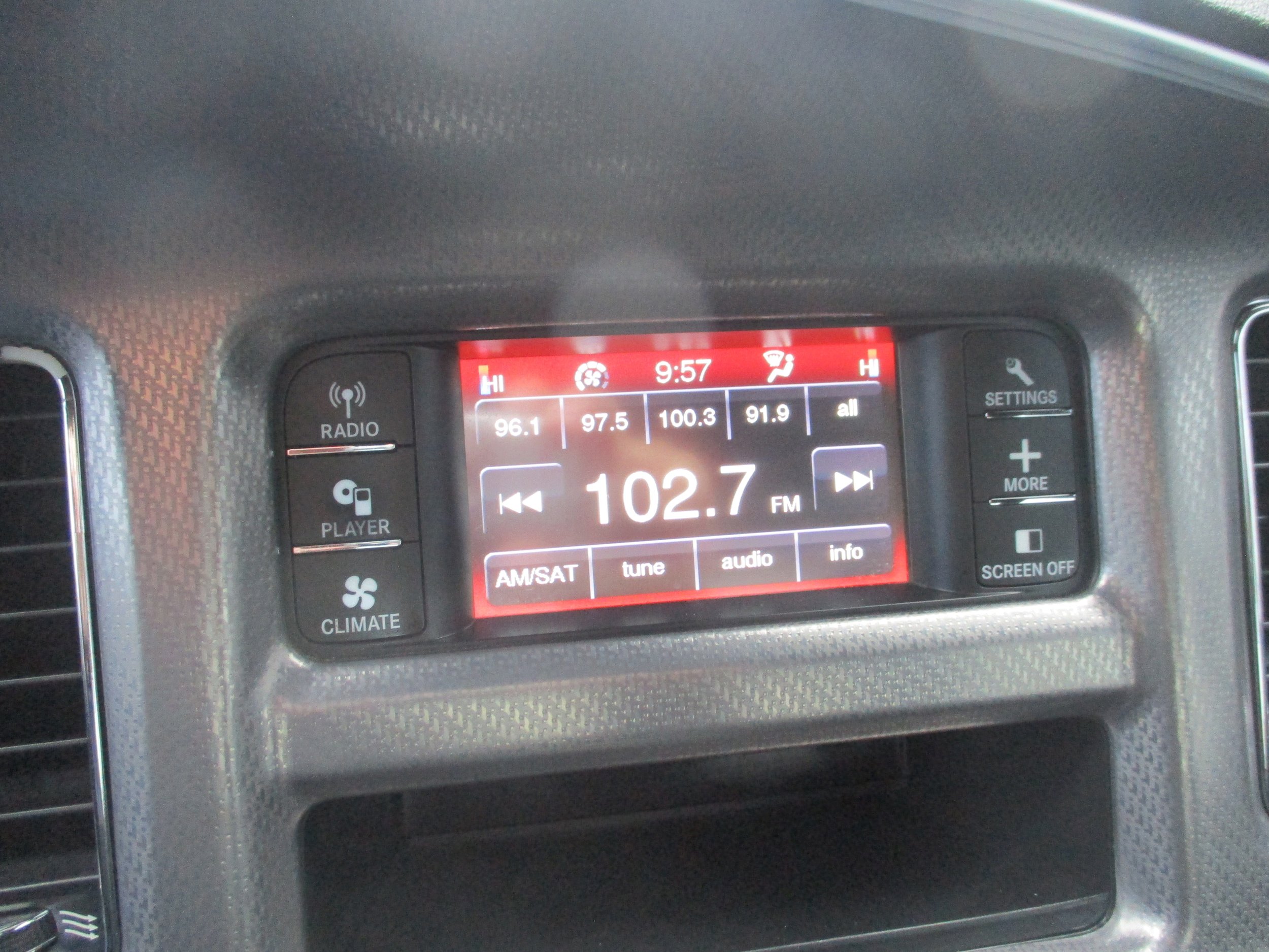Used 2012 Dodge Charger SXT RWD image 17