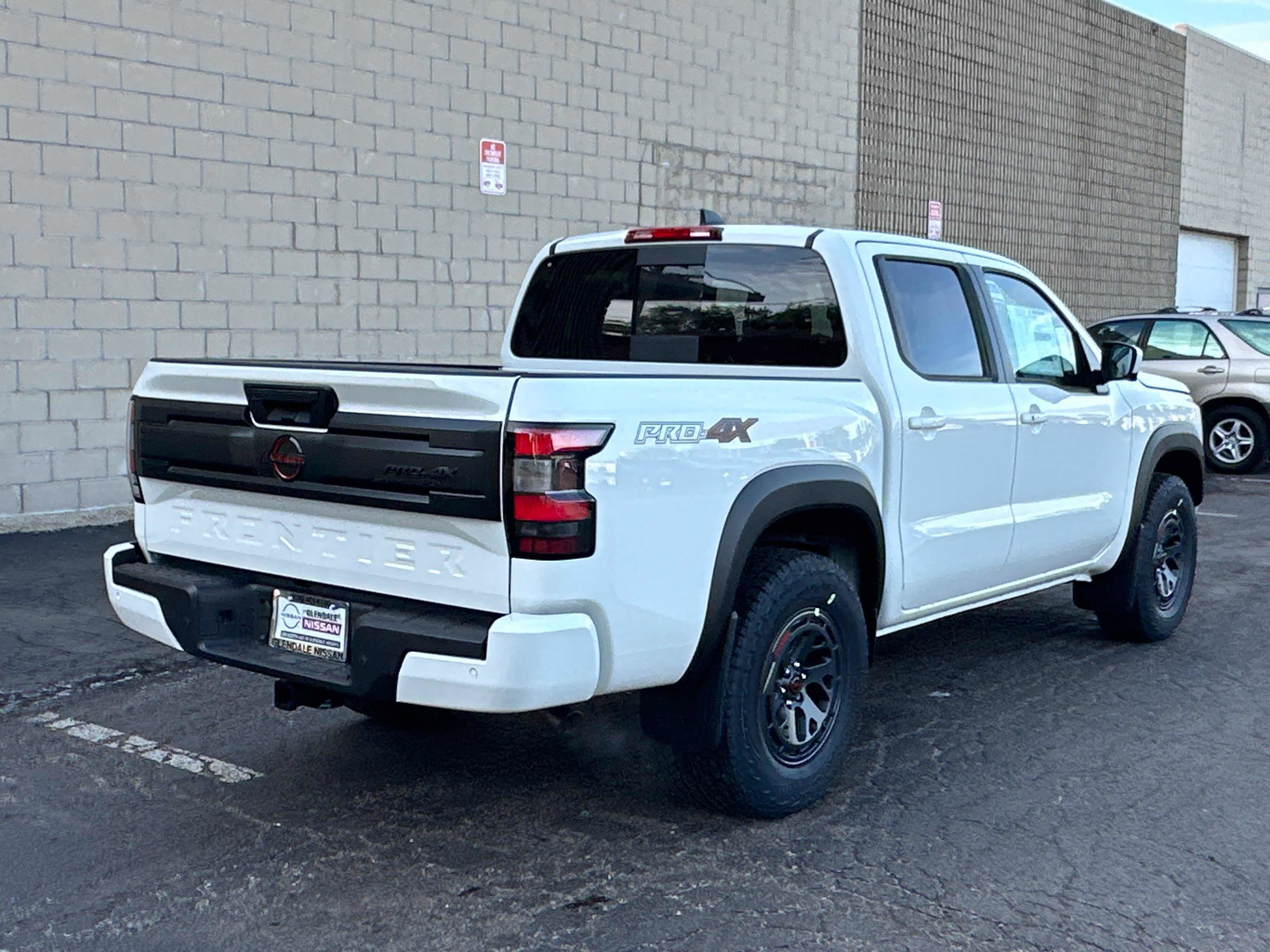 New 2026 Nissan Frontier PRO-4X w/ Pro-4x Convenience Package AWD/4WD image 4