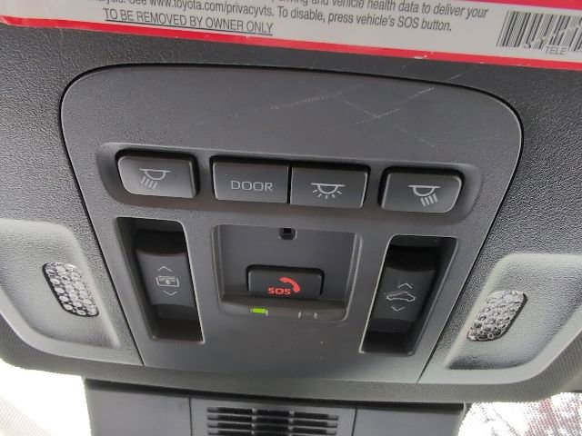 Used 2025 Toyota Camry XSE FWD image 19