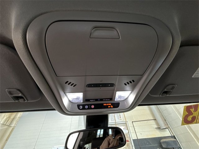 Certified 2023 GMC Acadia SLT w/ Preferred Package image 22