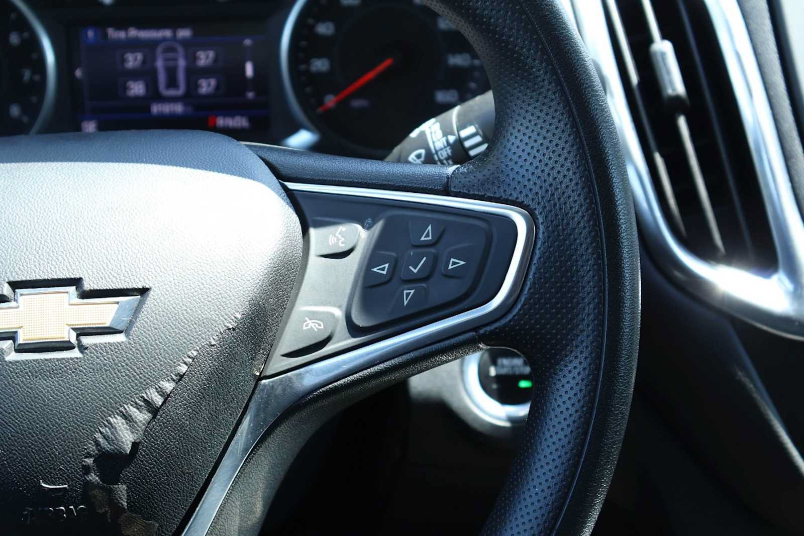 Used 2021 Chevrolet Equinox LT AWD/4WD image 23