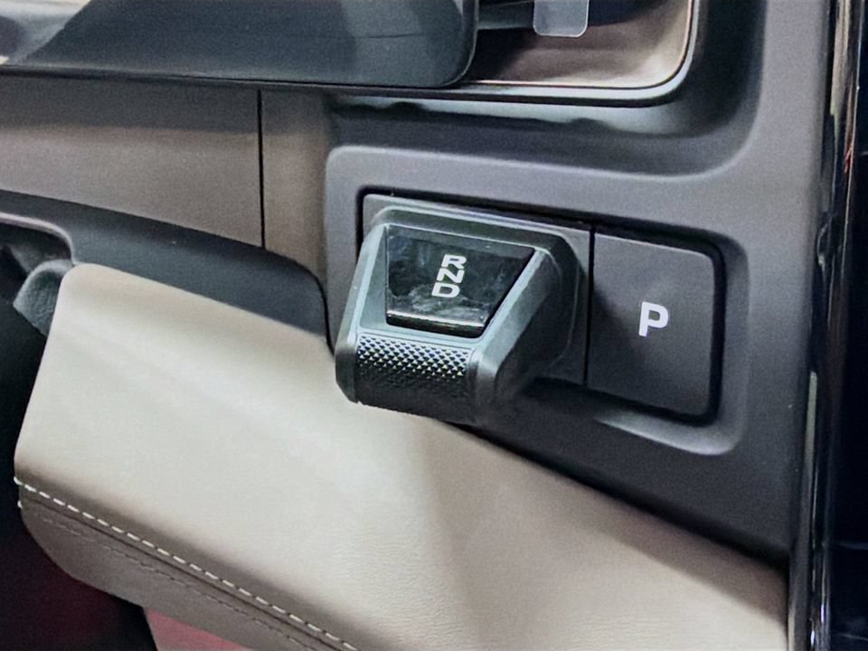 New 2026 Porsche Cayenne Electric AWD/4WD image 19