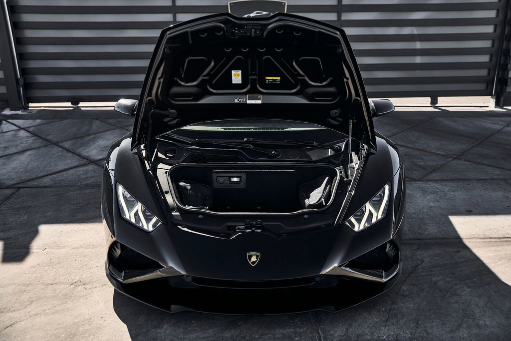 Used 2021 Lamborghini Huracan EVO image 14