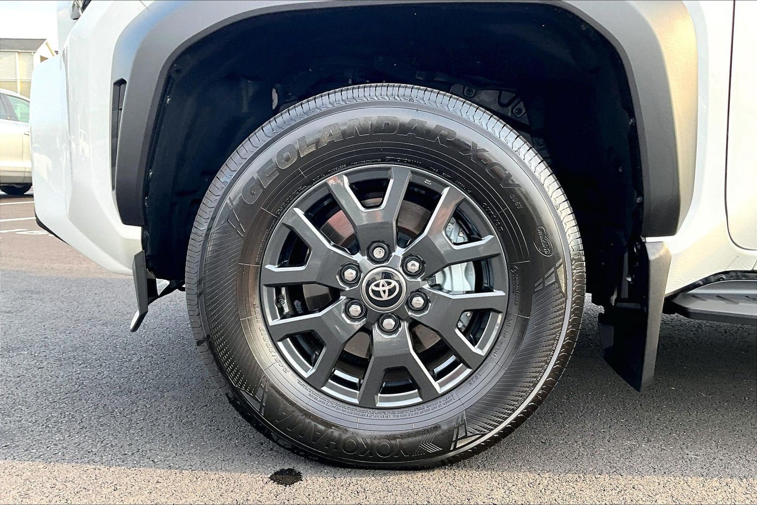 Used 2025 Toyota 4Runner SR5 AWD/4WD image 9