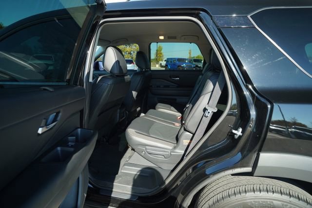 Used 2023 Nissan Pathfinder SL image 15