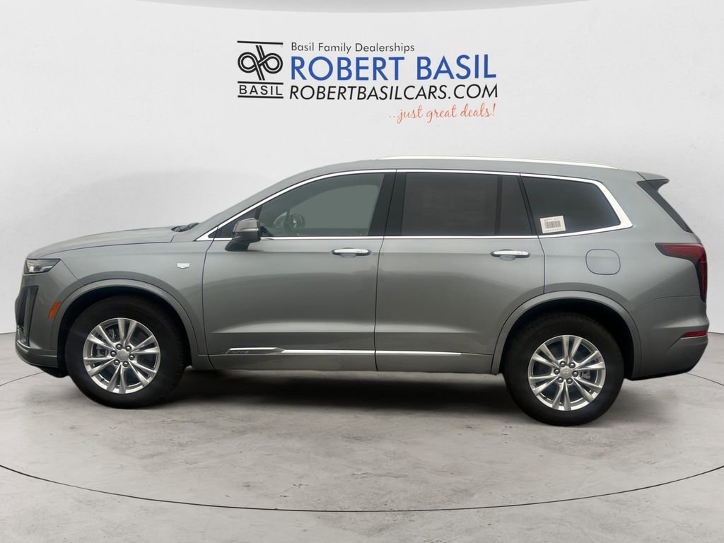 New 2025 Cadillac XT6 Luxury image 2