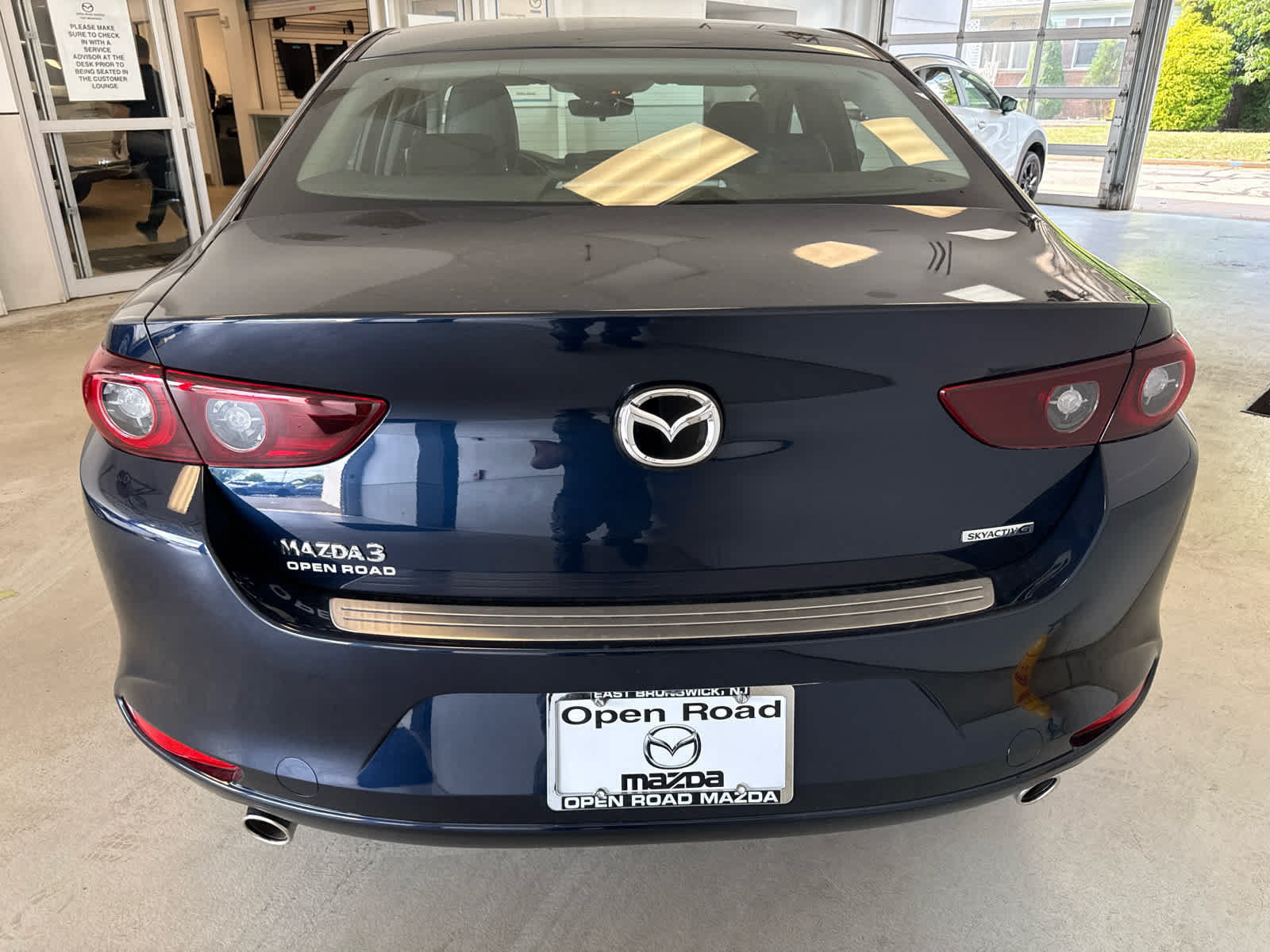 Used 2024 MAZDA MAZDA3 s FWD image 6