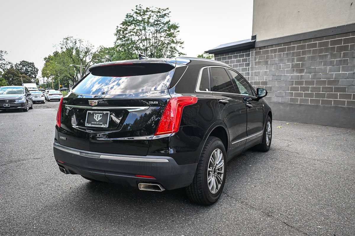 Used 2018 Cadillac XT5 Luxury w/ Driver Awareness Package FWD image 6