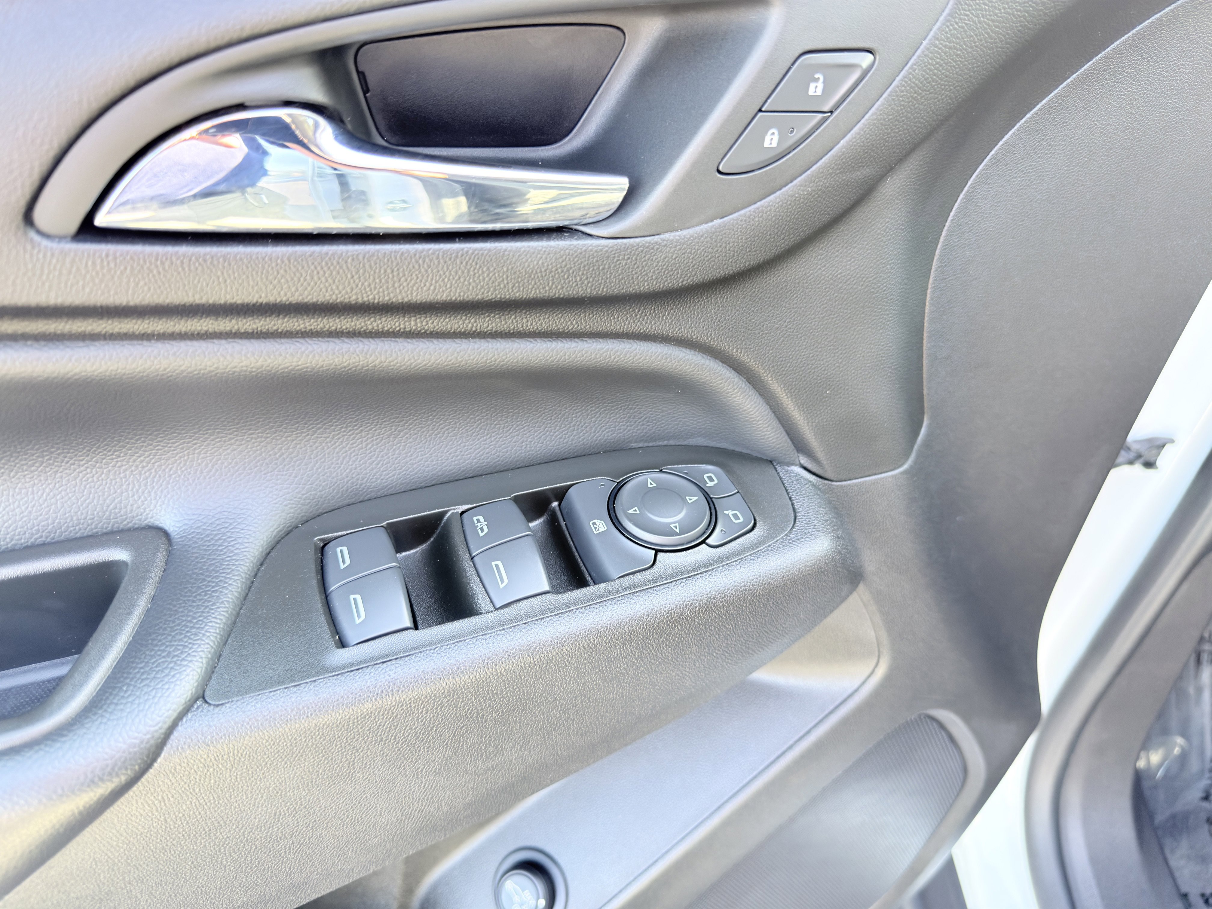 Used 2024 Chevrolet Equinox LT image 26