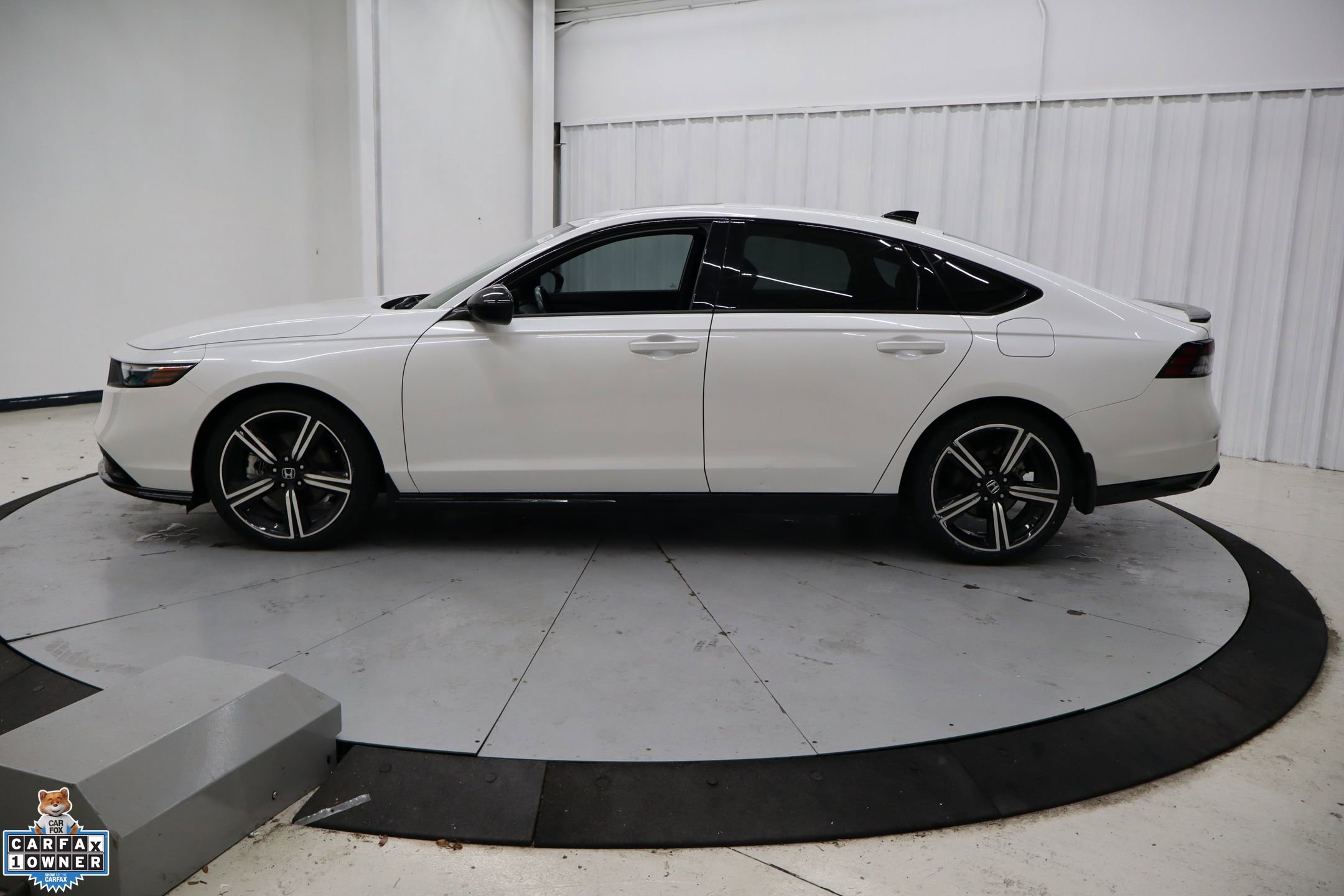Used 2024 Honda Accord Sport image 9