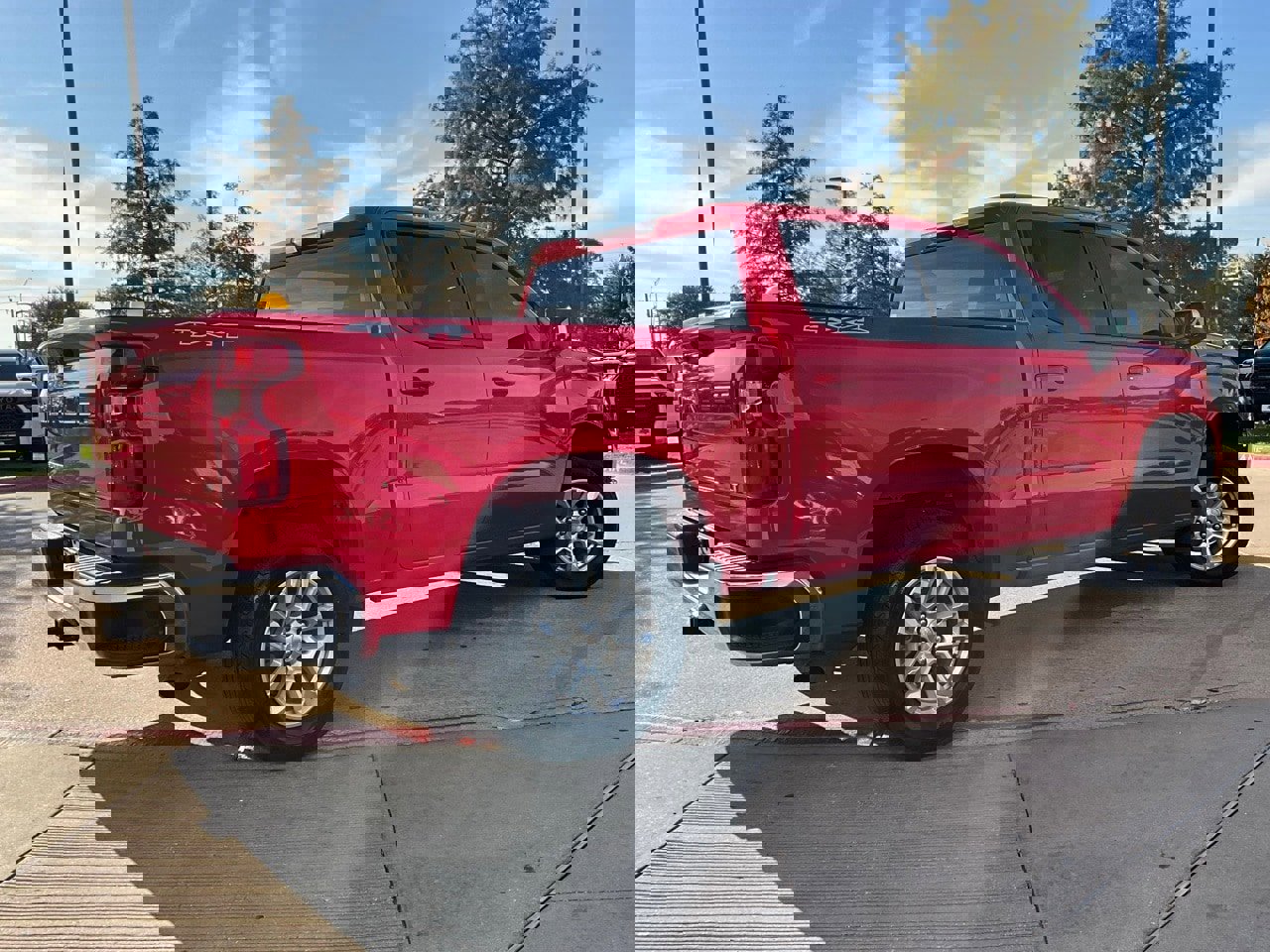 Used 2025 Chevrolet Silverado 1500 LT image 6