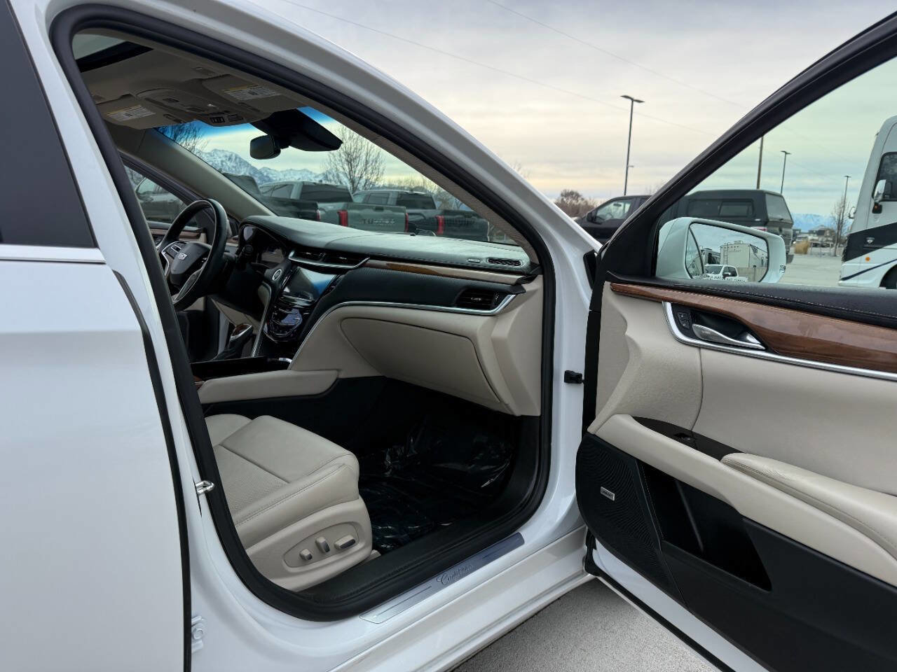 Used 2018 Cadillac XTS Luxury w/ Driver Awareness Package image 23