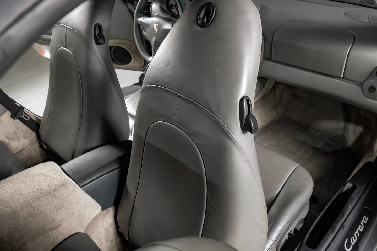 Used 2001 Porsche 911 Carrera RWD image 25