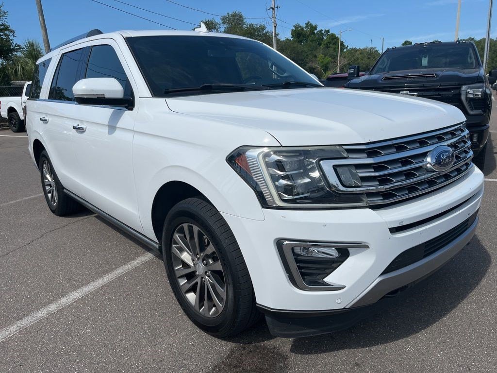 Used 2018 Ford Expedition Limited w/ Equipment Group 301A AWD/4WD image 3