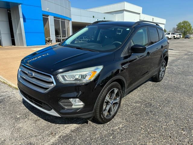 Used 2017 Ford Escape SE w/ Equipment Group 201A image 2