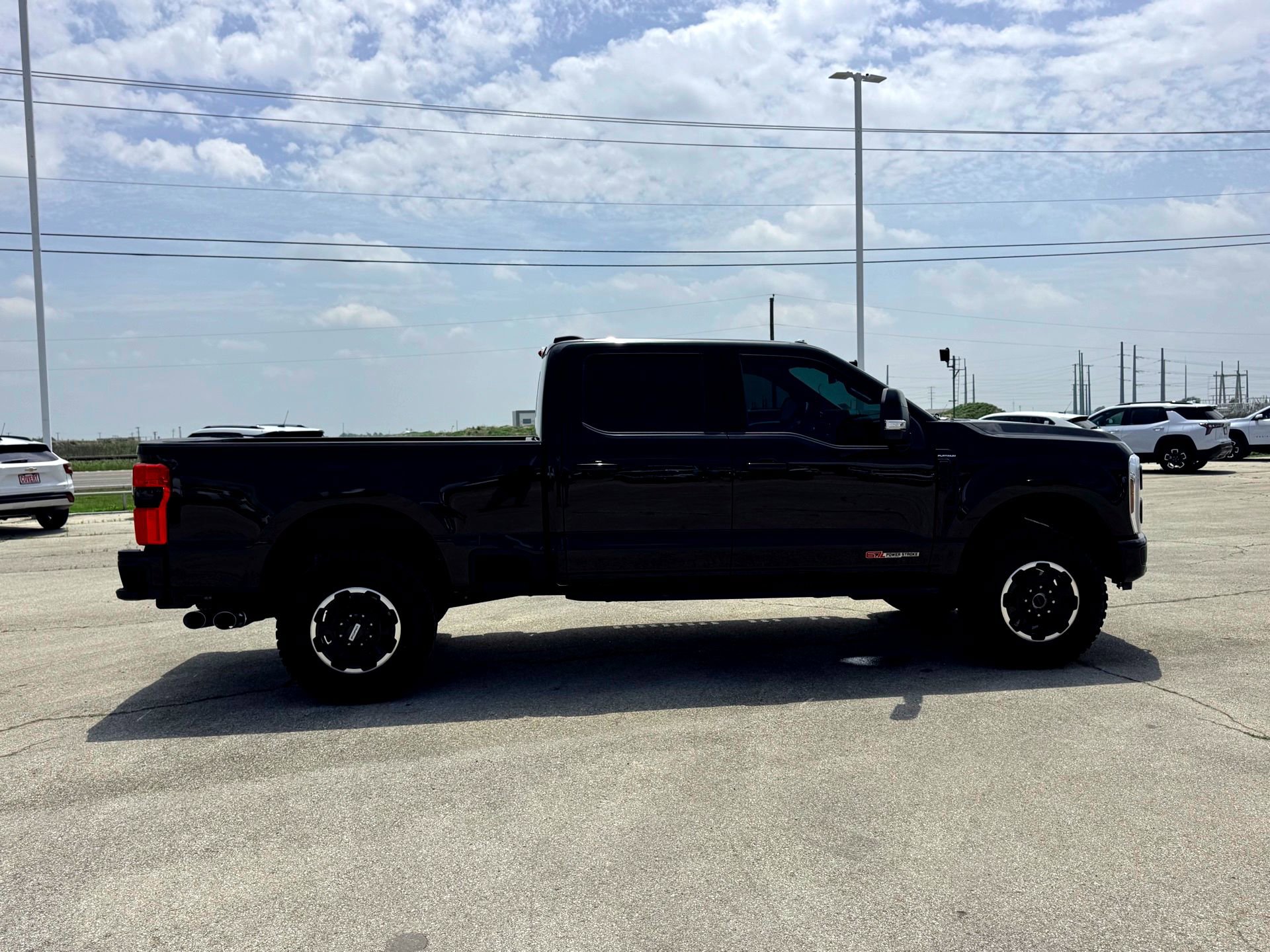Used 2026 Ford F350 Platinum w/ Tremor Off-Road Package AWD/4WD image 6